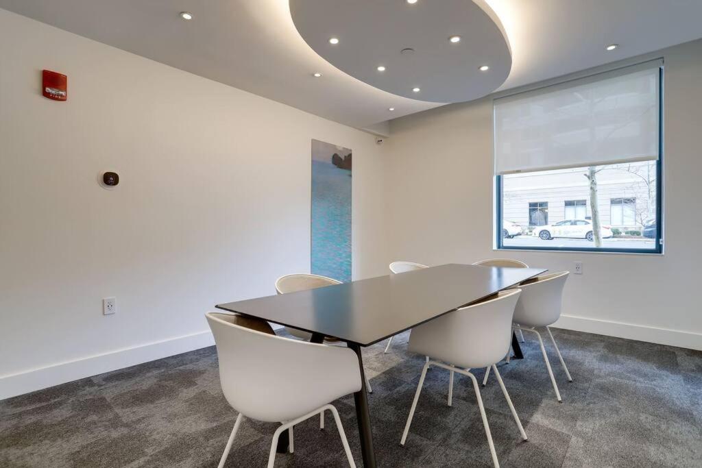 Fantastic 2 Bedroom Condo At Ballston With Gym Arlington Luaran gambar