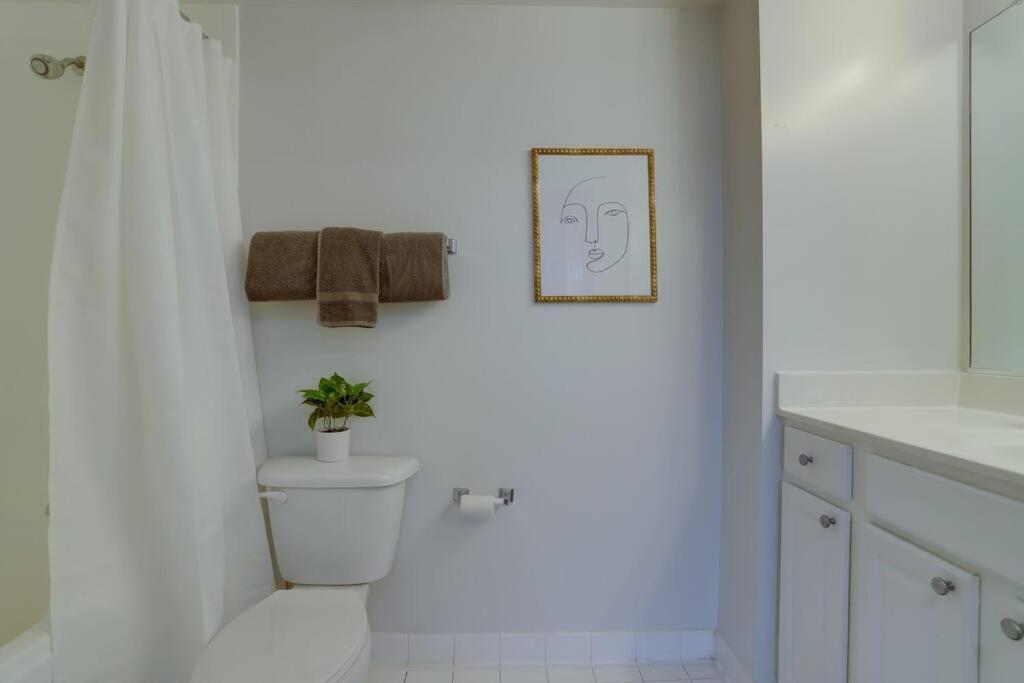 Fantastic 2 Bedroom Condo At Ballston With Gym Arlington Luaran gambar